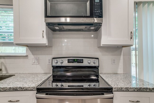 Building Photo - 5705 Breland St