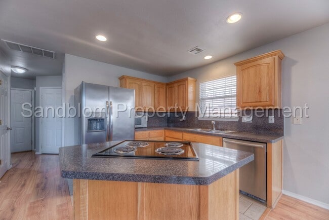 Building Photo - For Lease | Jenks | Available Now!