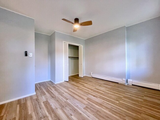 Building Photo - 259 3rd St