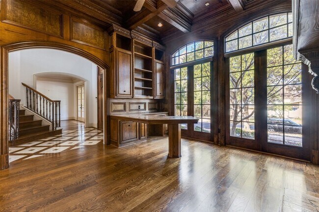 Building Photo - 6416 Dykes Way