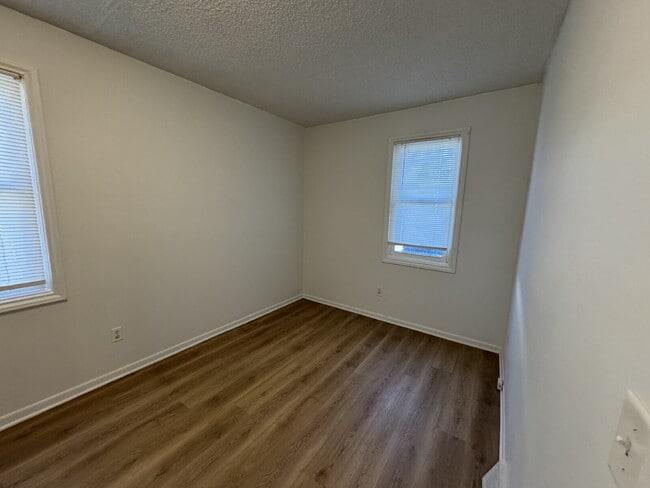 Building Photo - 2522 5th St NE