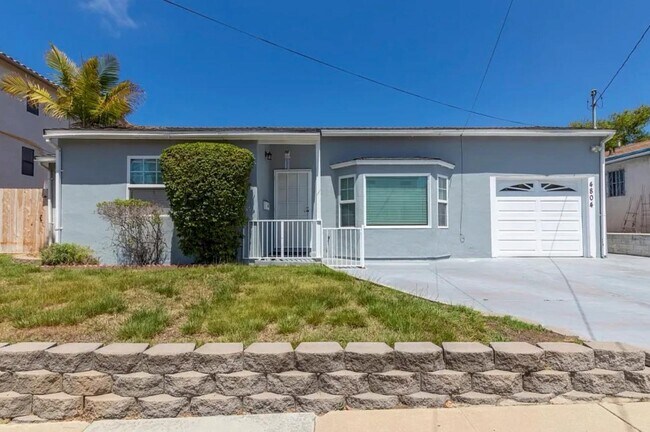 Building Photo - 4804 Iroquois Ave