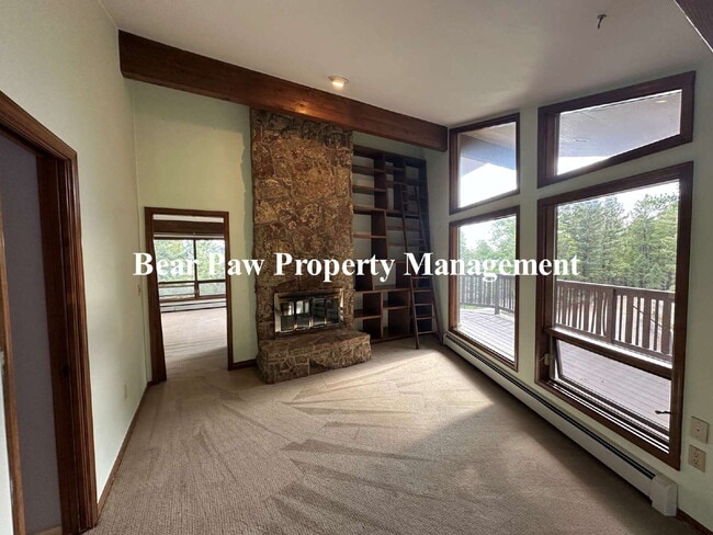 Building Photo - Lovely Home in Soda Creek!!