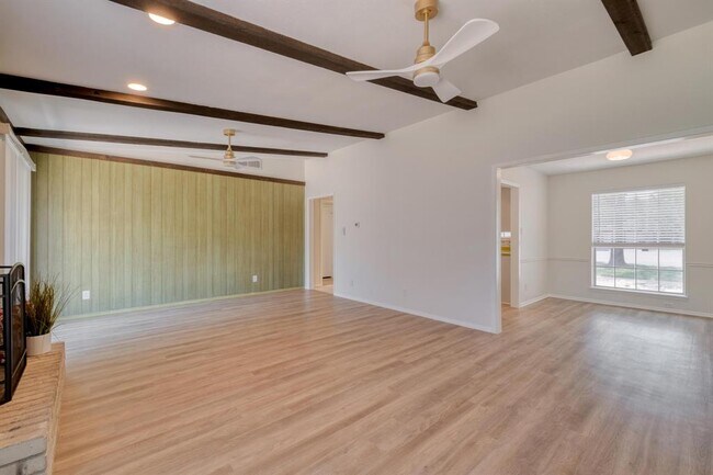 Building Photo - 2306 Berry Hill Cir