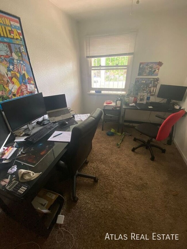 Building Photo - 1526 Lowell Blvd