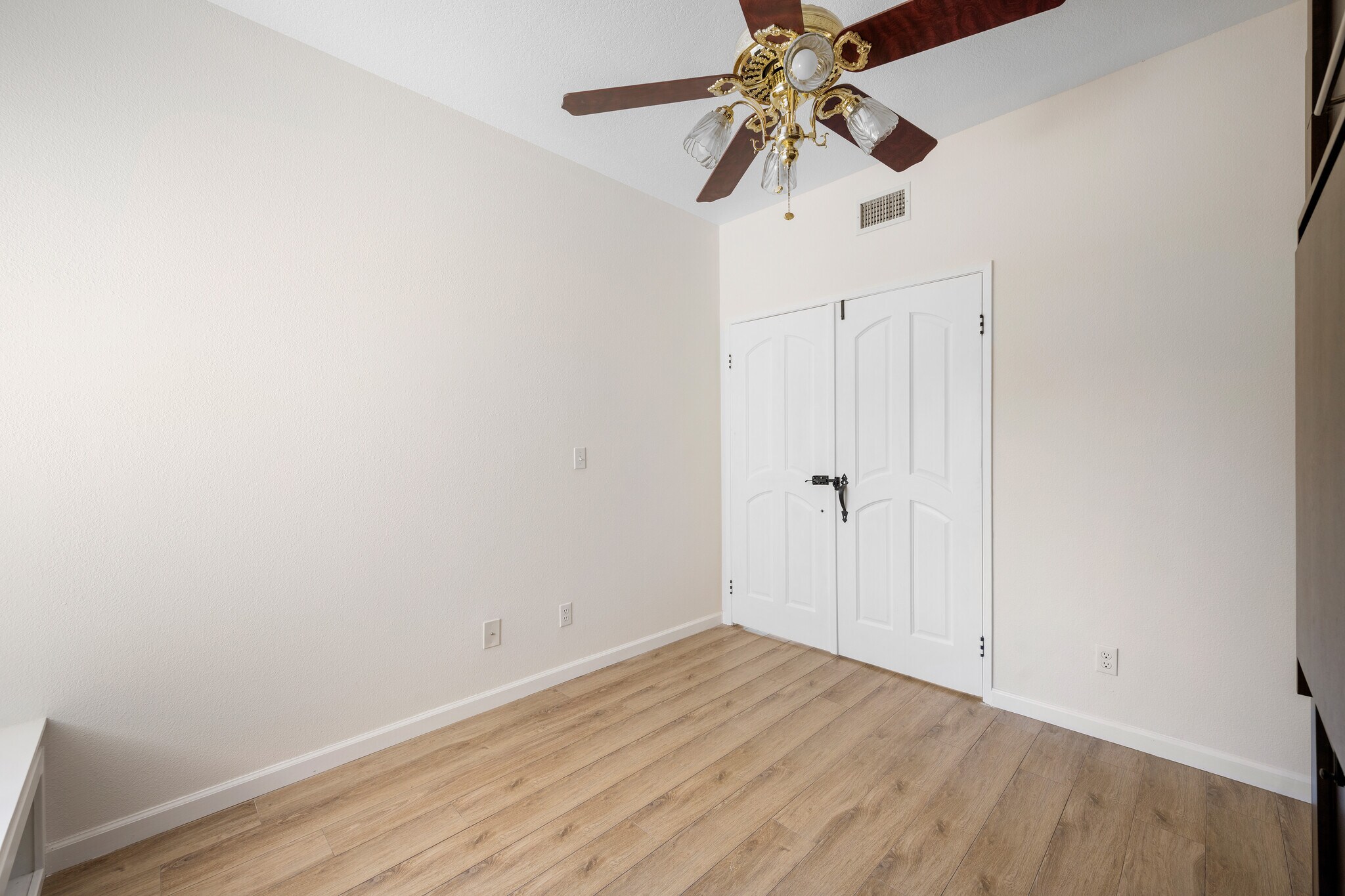 Building Photo - 27031 Benton Ct