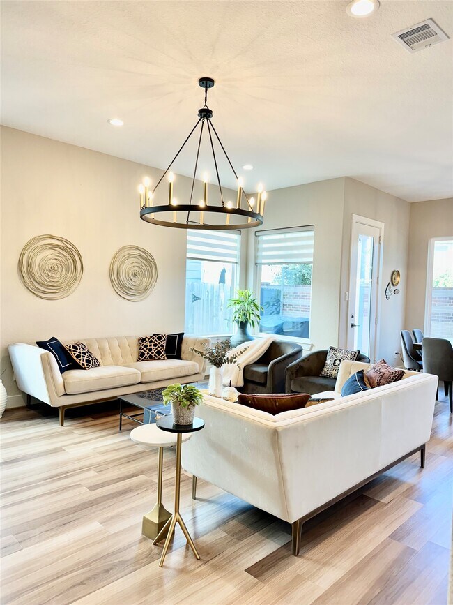 Building Photo - 3110 Meadow Maker Ln