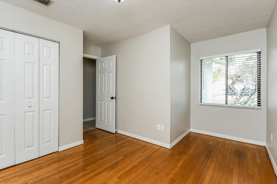 Building Photo - 11389 Darlington Dr