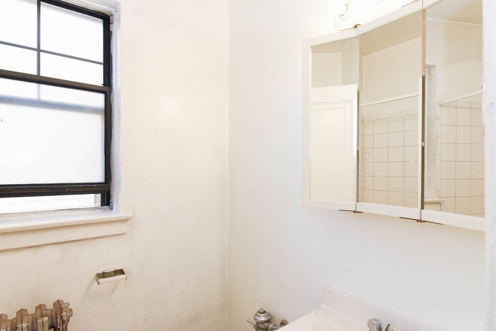 Building Photo - 4838 N Damen Ave