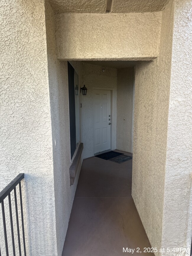 Building Photo - 7119 N Durango Dr