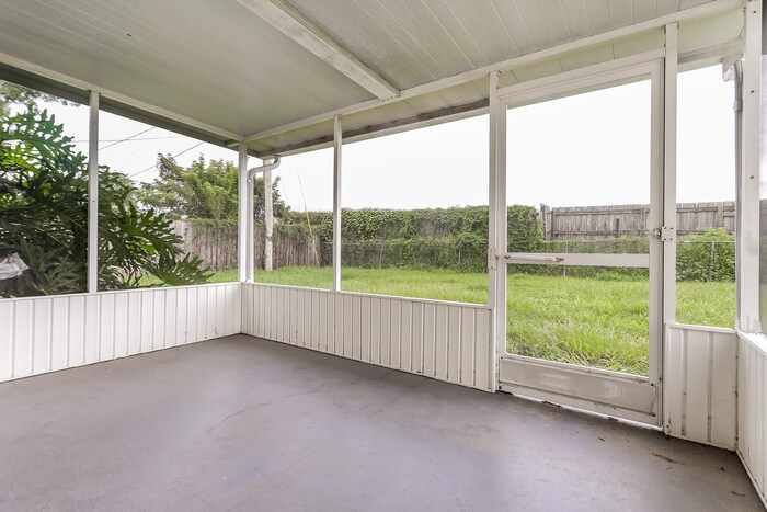 Building Photo - 4134 April St N