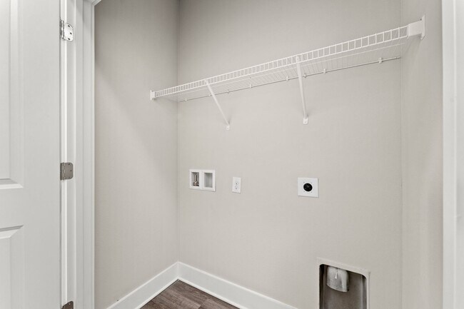 Building Photo - 302 Date Palm Lane