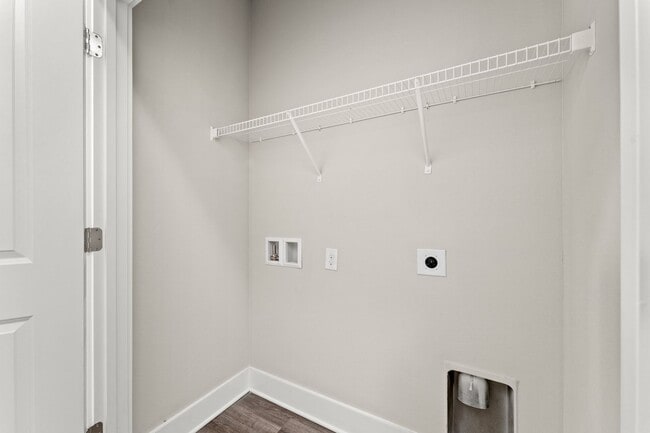 Building Photo - 306 N Sand Palm Rd