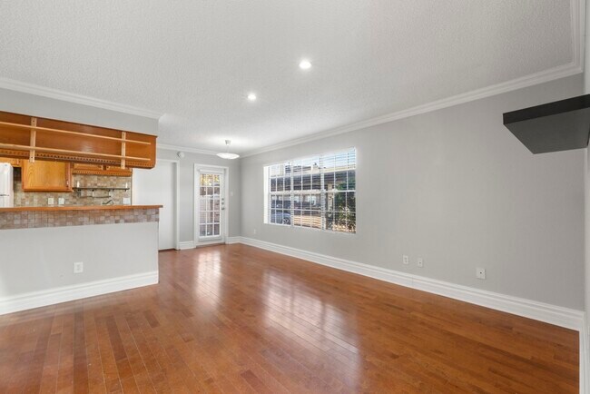 Building Photo - 2750 Holly Hall St