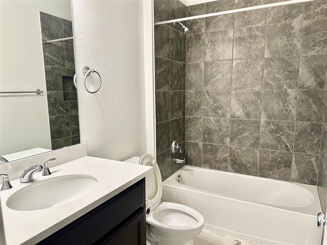 Building Photo - 4320 Glen Rose St