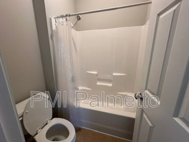 Building Photo - 109 Fairview Park Dr