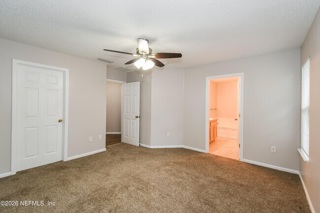 Building Photo - 12579 Woodfield Cir W