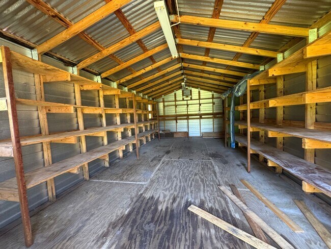 Building Photo - 3 Bedroom, 2 Bath home in Live Oak