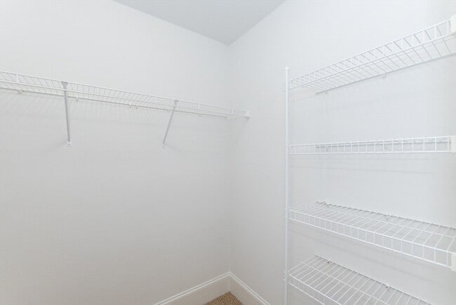 Building Photo - 15 Hialeah Ln