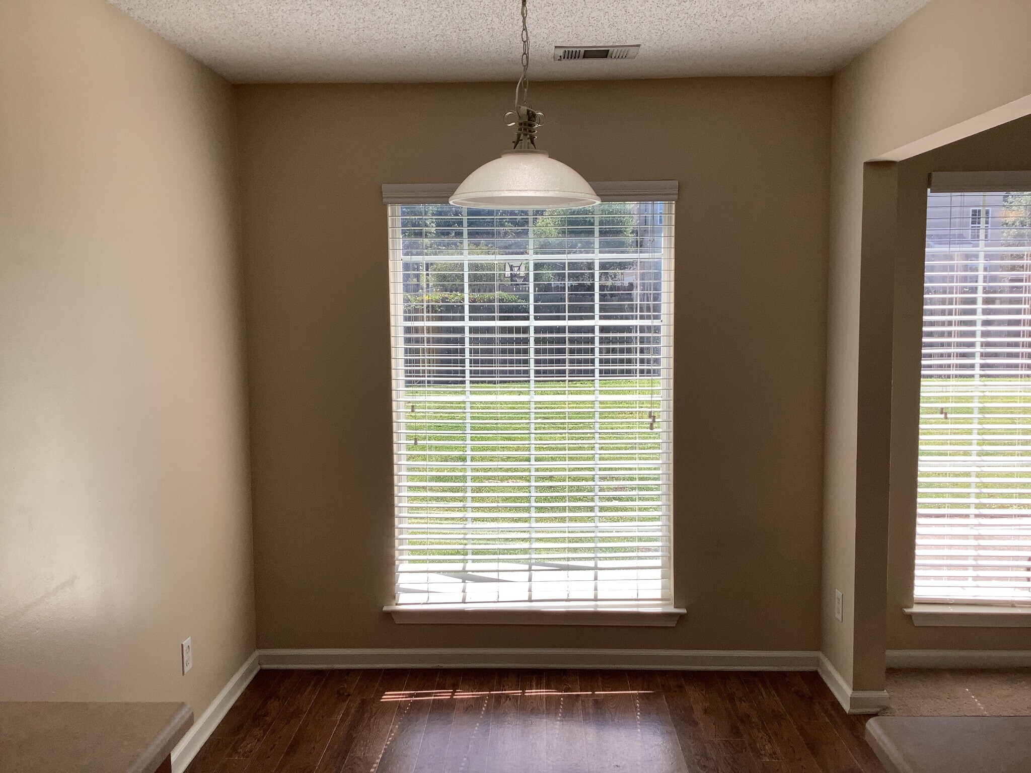 Building Photo - 432 Laurel Hill Cir