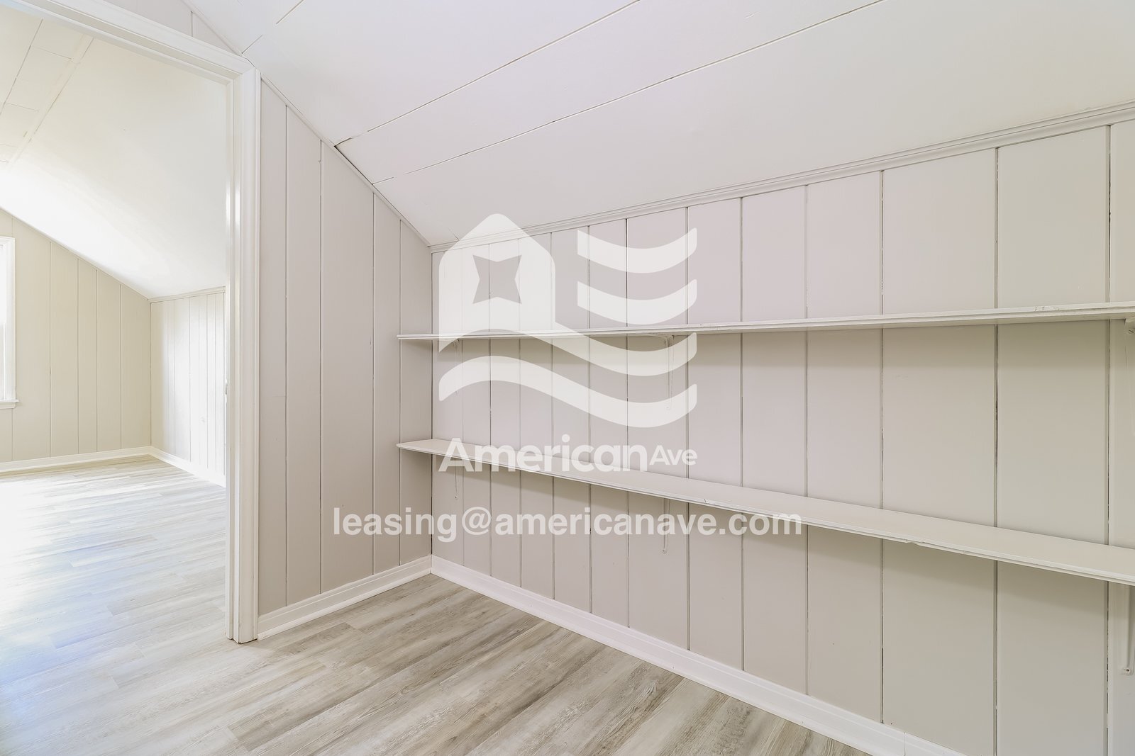 Building Photo - 5065 Lafontaine St