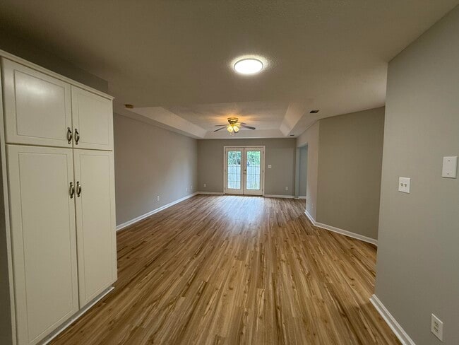 Building Photo - 1206 Kendal Ct