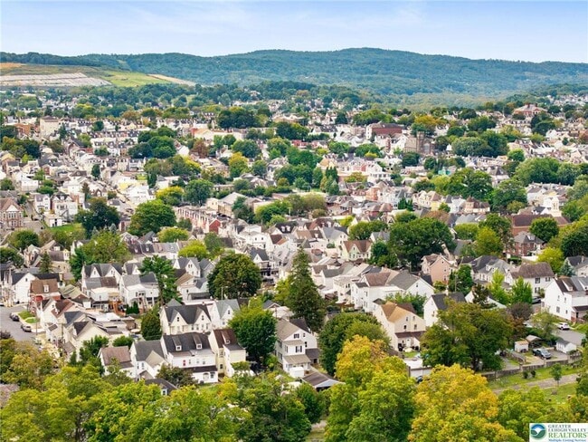 Building Photo - 821 Jackson St