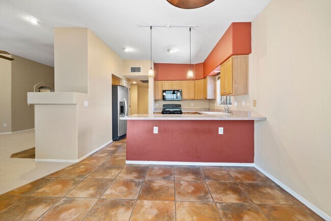 Building Photo - Santa Fe Home in Silverado Hills with Pool!