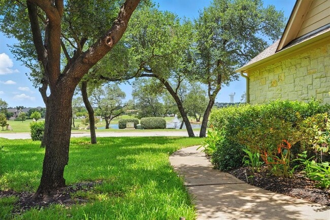 Building Photo - 1802 Misty Ridge
