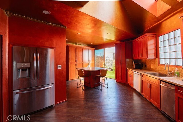 Building Photo - 2189 Sunset Plaza Dr