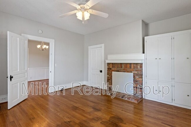 Building Photo - 106 W Ivey St