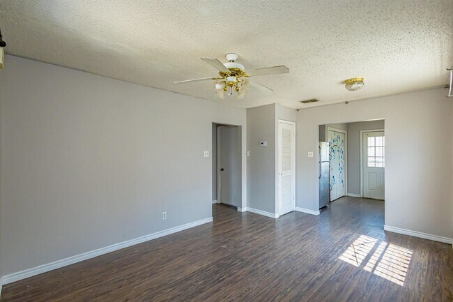 Building Photo - 509 Hopi Dr