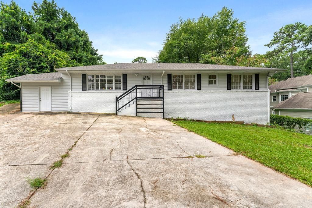 Building Photo - 1131 Custer Ave SE