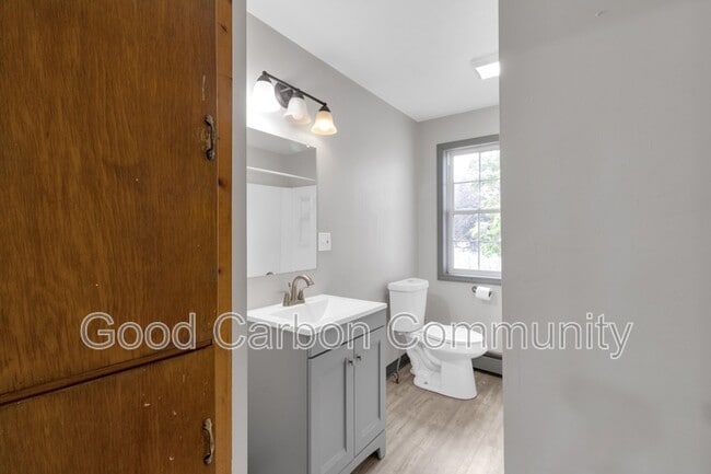 Building Photo - 48 Water St