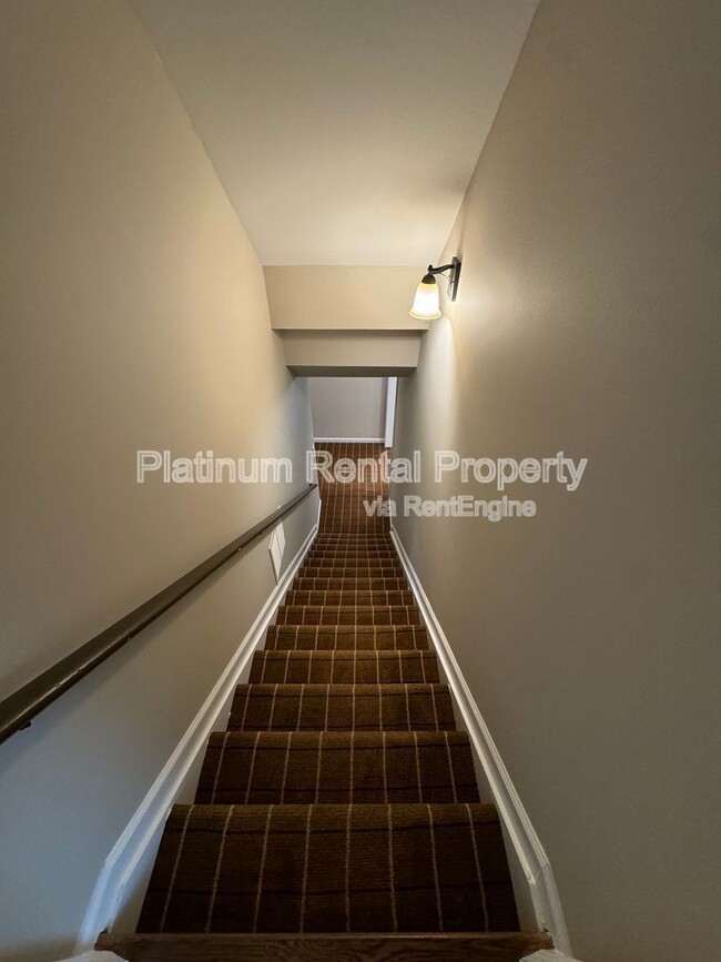 Building Photo - 830 Eden Green Ct