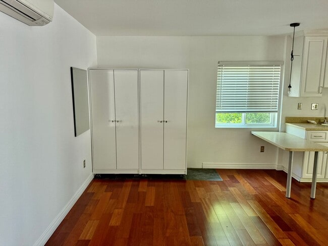 Building Photo - Quaint Studio located near Glen Ivy Resort