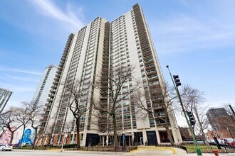 Building Photo - Beautiful 1b1b Apartment in Gold Coast
