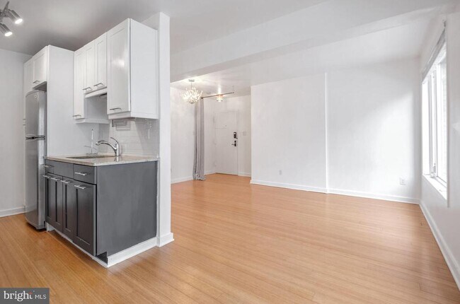 Building Photo - 2639 15th St NW
