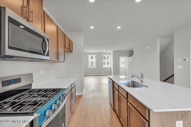 Building Photo - 220 Sandy Rdg Rd