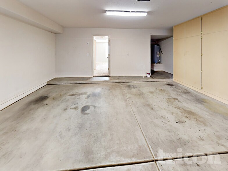 Building Photo - 6341 W Watkins St