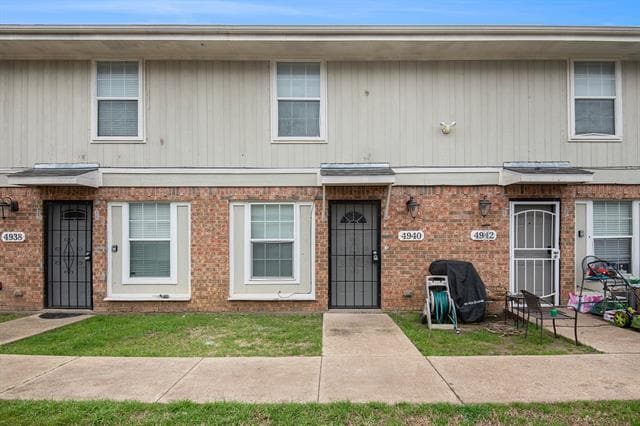Building Photo - 4940 Flamingo Rd