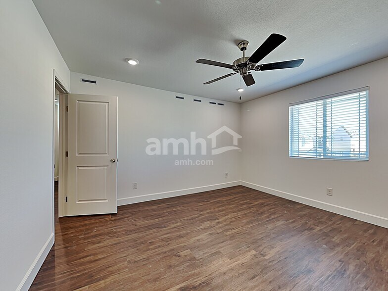 Building Photo - 8921 Tiger Tooth Ave