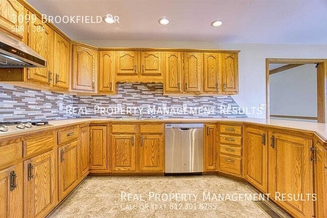 Building Photo - 3099 Brookfield Dr