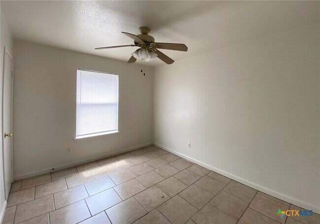Building Photo - 1706 Windward Dr