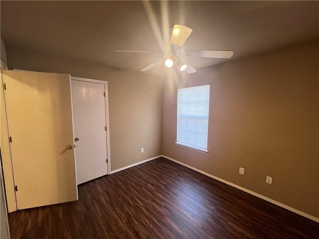 Building Photo - 1059 Terry Ln