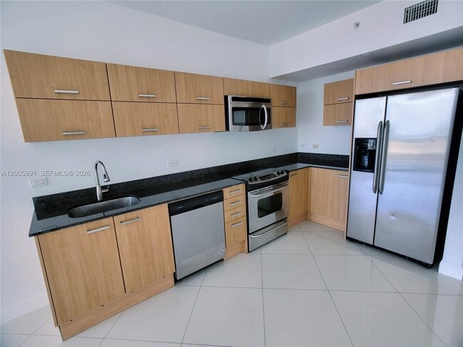 Building Photo - 350 S Miami Ave