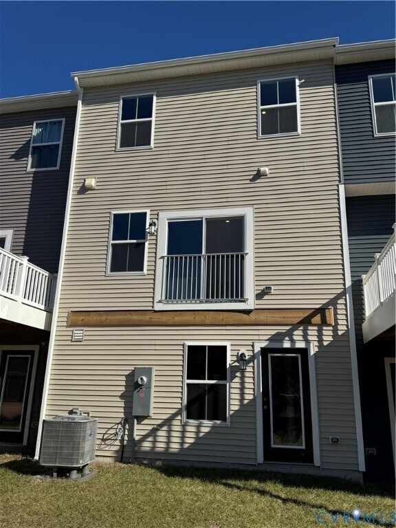 Building Photo - 5886 Ginger Dr