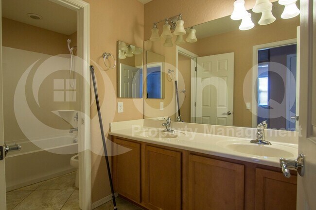 Building Photo - 4749 S Antonio