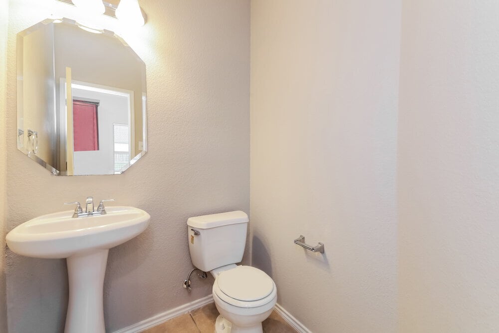 Building Photo - 2026 Gardenia Dr