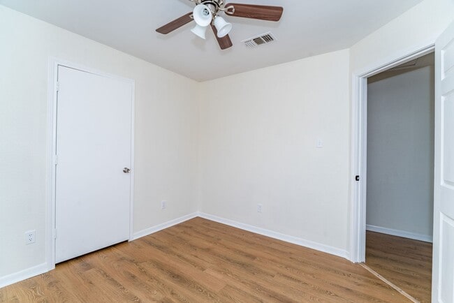 Building Photo - 3-Bedroom Duplex